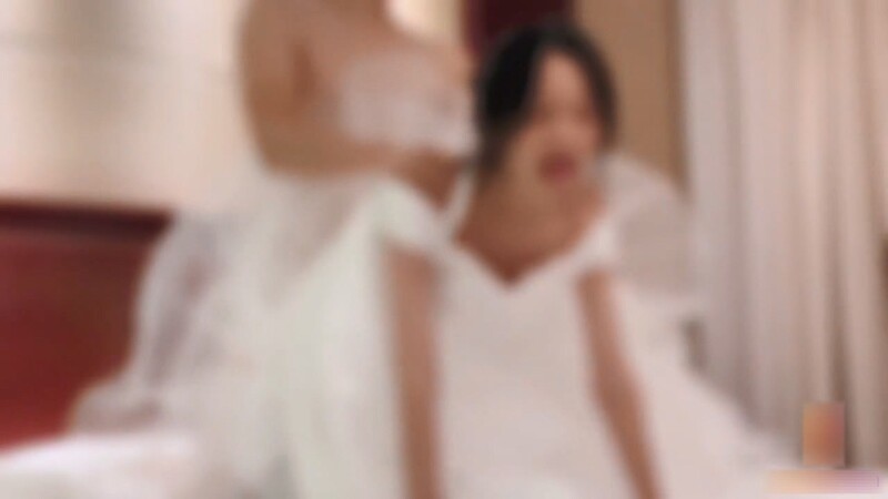 62712-华丽婚纱淫靡新娘❤️结婚前天必须穿着婚纱让主人干一炮才肯出嫁 小母狗穿婚纱卖力伺候主人 翘起美臀乖乖被主人后入.jpg